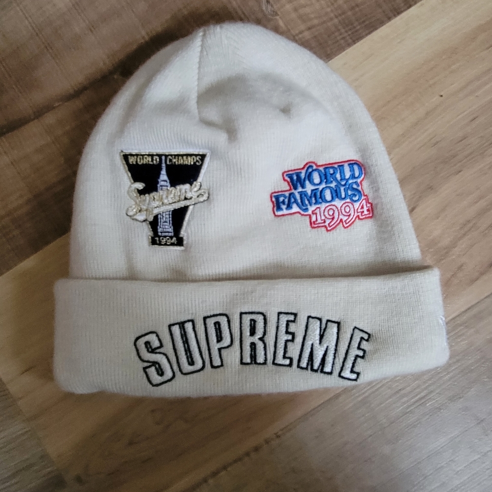 Supreme New Era Championship logo beanie